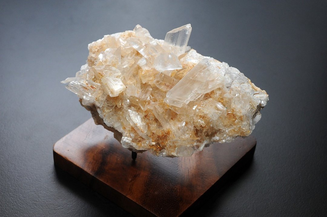透石膏晶簇 矿石/水晶/灵修/开运/招财/破煞/防小人 - 摆饰 - 水晶 