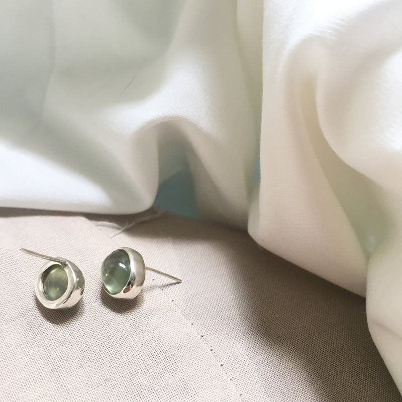 / 单纯 / 光面葡萄石边包镶耳针 - 耳环/耳夹 - 纯银 银色
