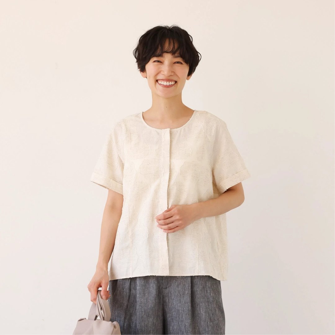 衬托成熟女性韵味 莲叶图腾圆领衬衫 亦可正式穿着 燕麦色 250717-1 - 女装衬衫 - 棉 