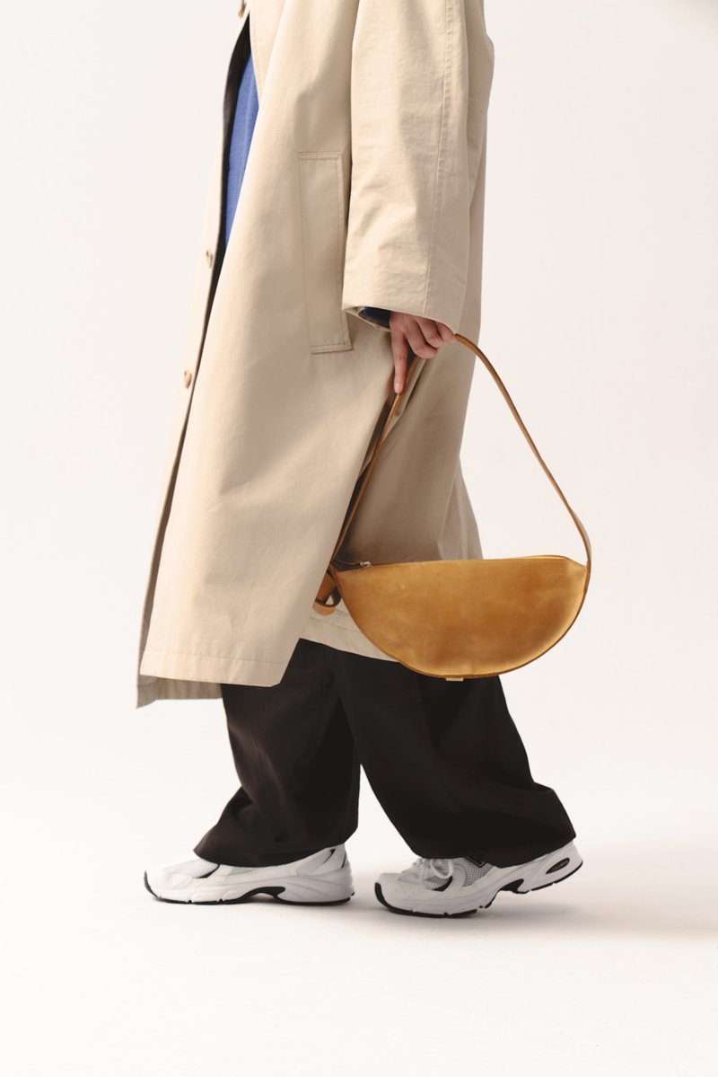 Eclipse M | 月牙肩背包 | 时尚肩背包 | 欧洲手工制作 - 手提包/手提袋 - 真皮 黄色