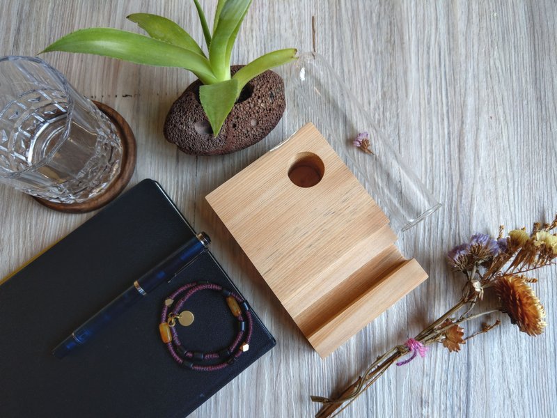 C.L Studio 【桧木-手机架/名片座】N124(含试管及干燥花) - 名片架/名片座 - 木头 金色