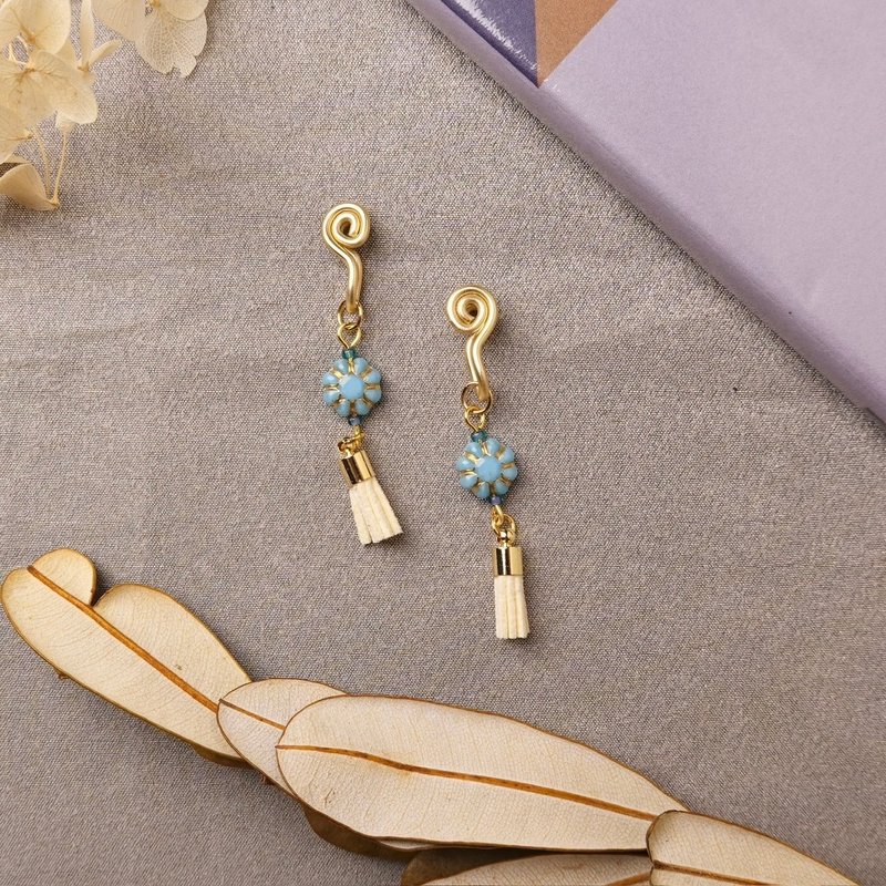 蓝花白流苏 无痛耳夹 - 耳环/耳夹 - 其他金属 