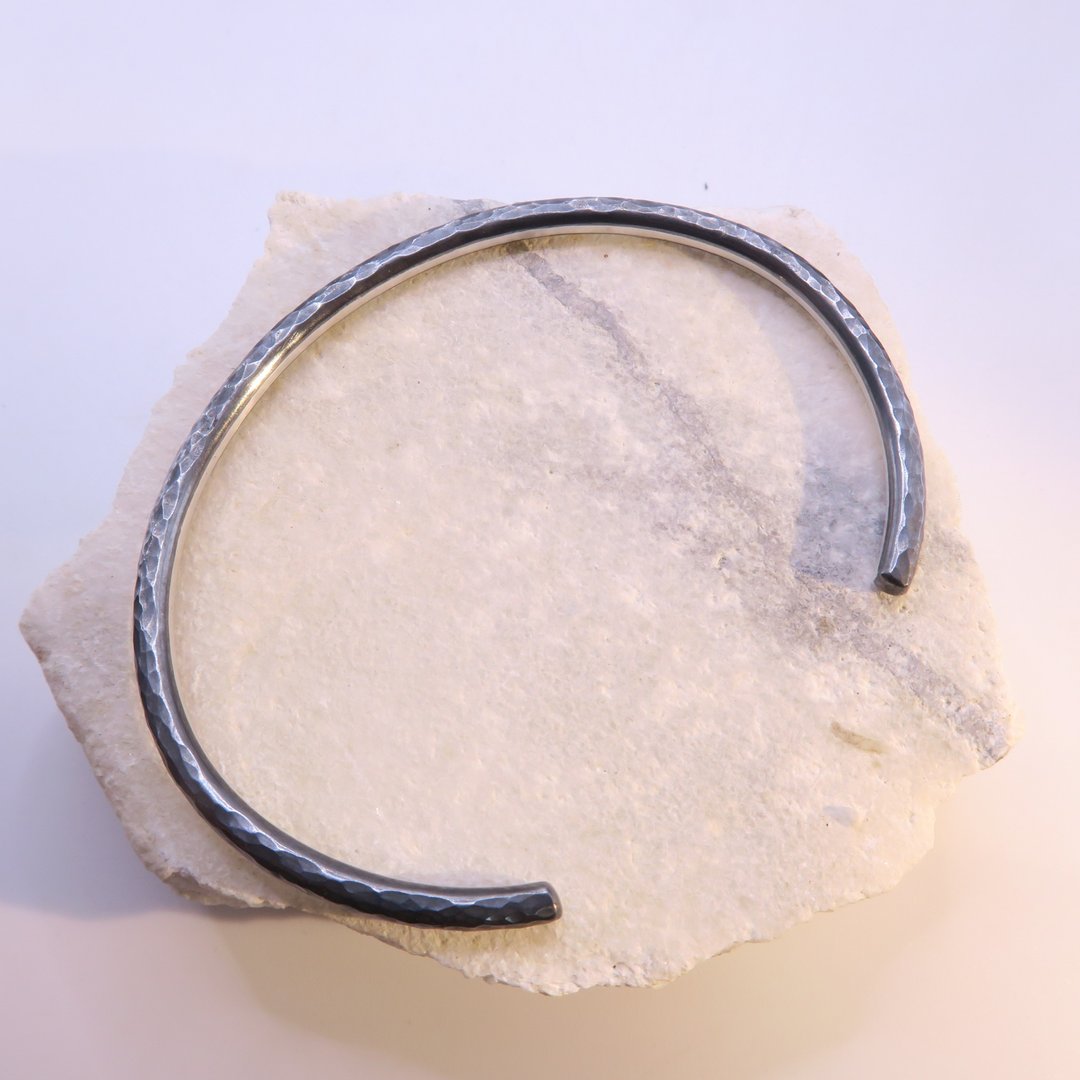 朦胧 黑 - 纯银锻敲手环 宽度约3mm - 手链/手环 - 其他金属 银色