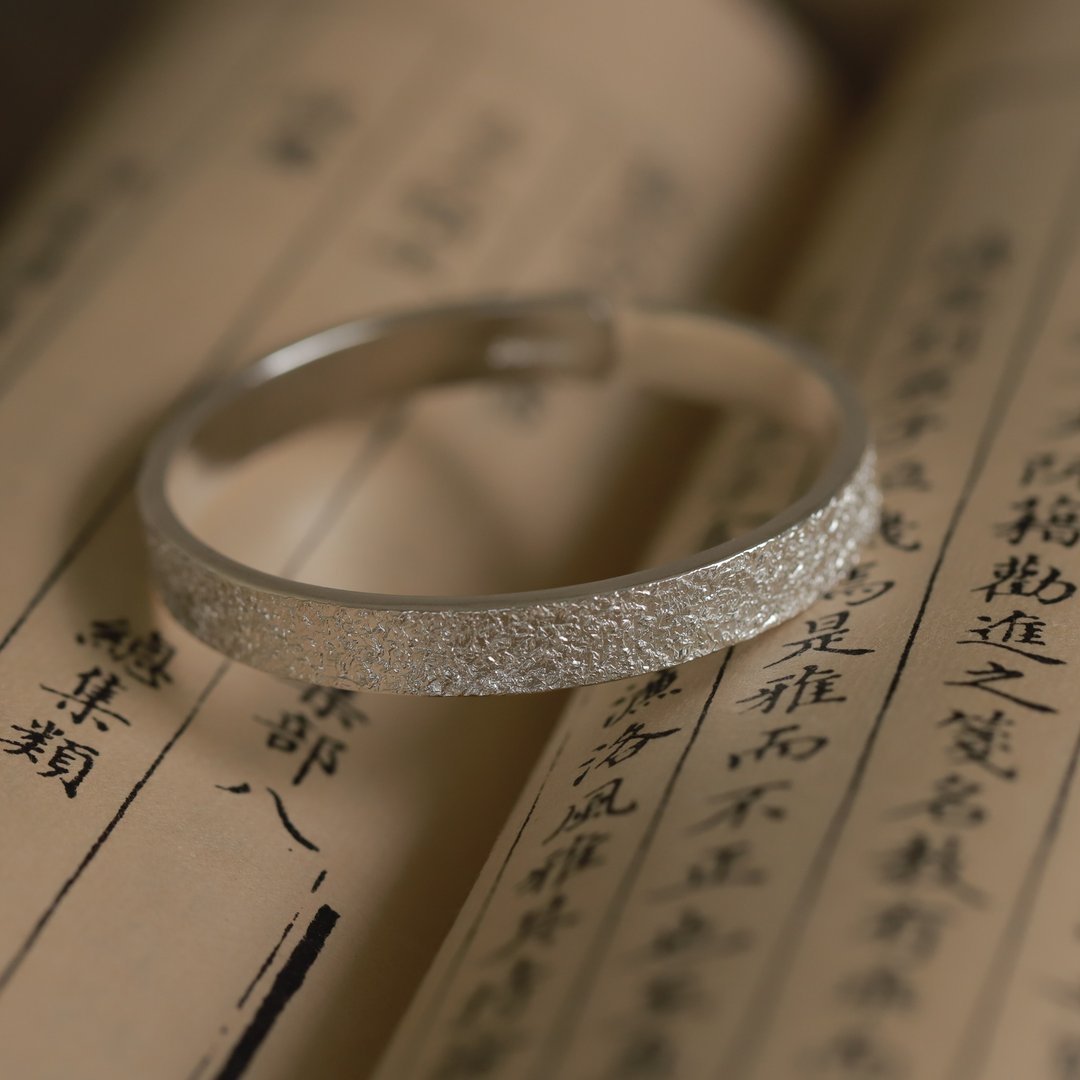 手工磨砂石纹纯银手环 - 手链/手环 - 纯银 银色