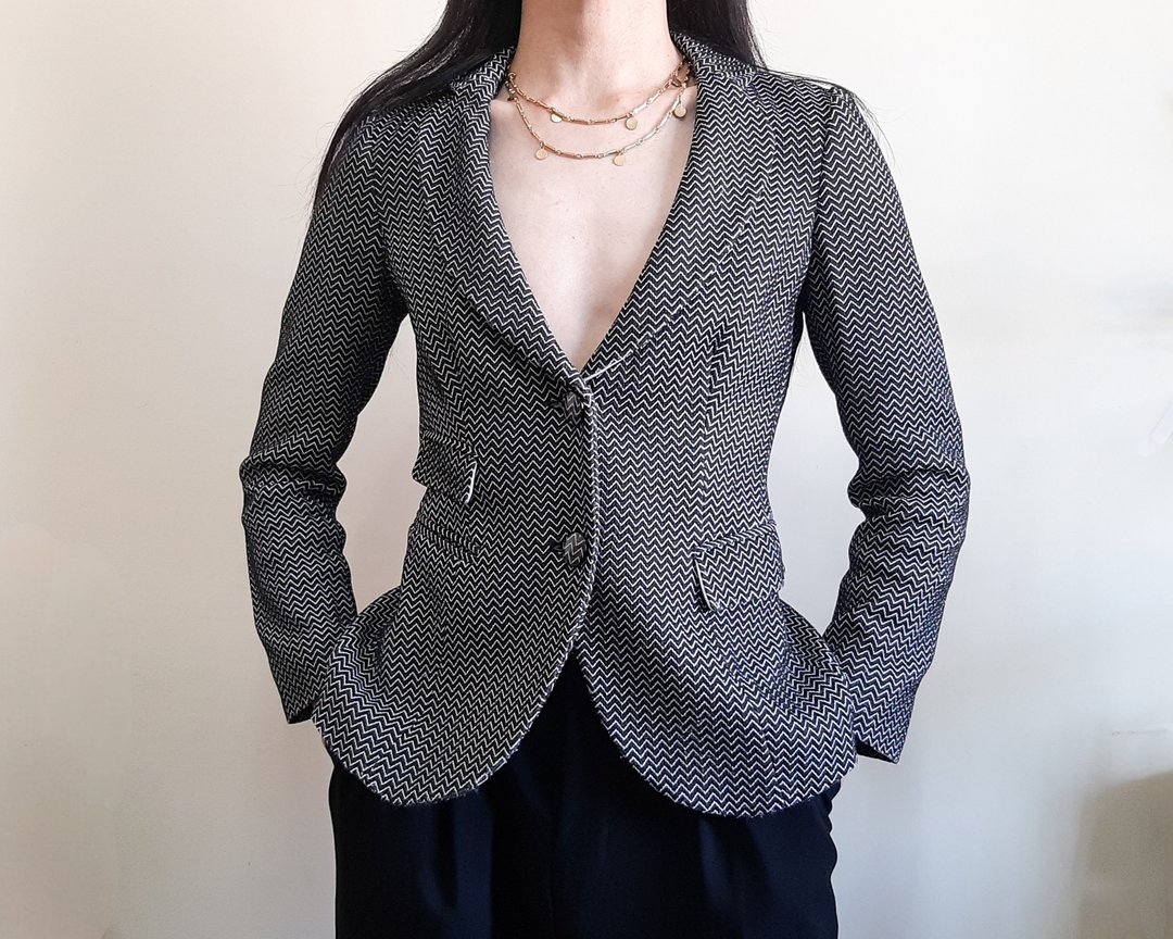 ARMANI COLLEZIONI Chevron Blazer 修身针织夹克 意大利奢华设 - 女装西装外套/风衣 - 聚酯纤维 黑色
