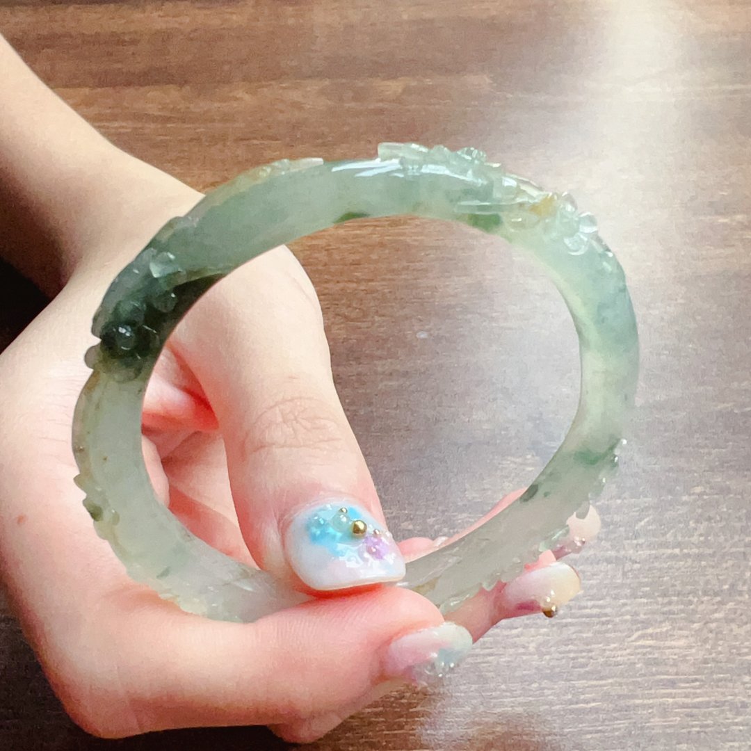 冰种飘花翡翠雕花贵妃手镯 | 16.5围 | 天然缅甸玉翡翠A货 | 送礼 - 手链/手环 - 玉石 透明