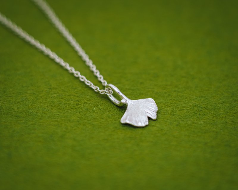 Silver Gingko Leaf necklace - Ginkgo pendant - Japanese jewelry - 项链 - 银 银色
