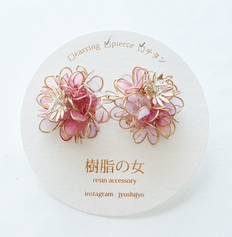 Yohira flower field earrings pink and purple - 耳环/耳夹 - 其他材质 粉红色