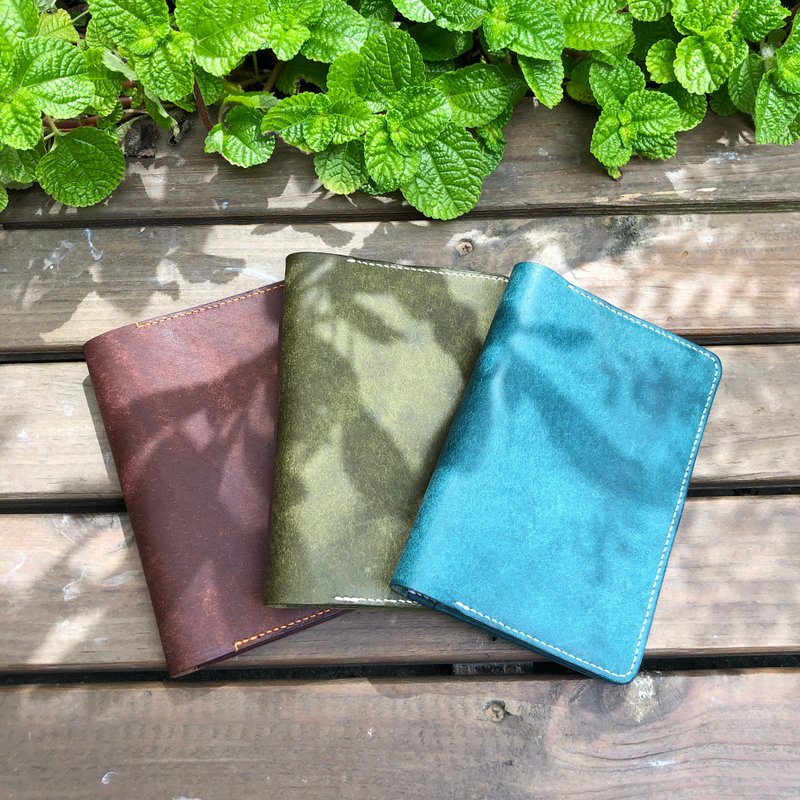 【皮革温度】旅行护照夹/意大利pueblo磨砂皮革 - 护照夹/护照套 - 真皮 