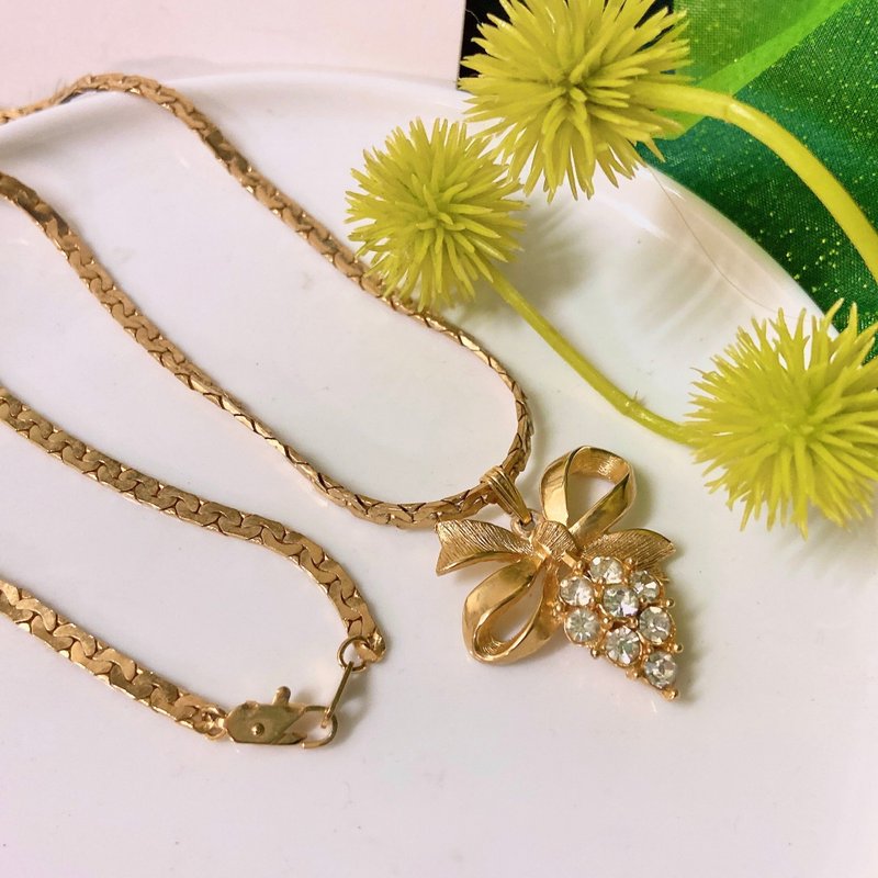 【 西洋古董饰品 】质感厚实沙金掐丝 蝴蝶结葡萄 莱茵钻 项链 - 项链 - 贵金属 金色