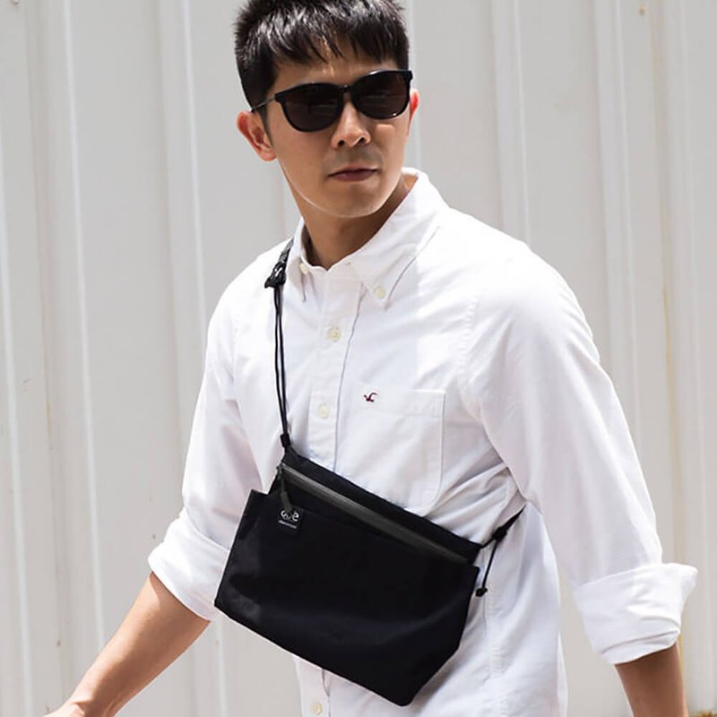 斜杠包 Slash Bag 黑 - 简约轻量化登山/旅行包 - 侧背包/斜挎包 - 尼龙 黑色