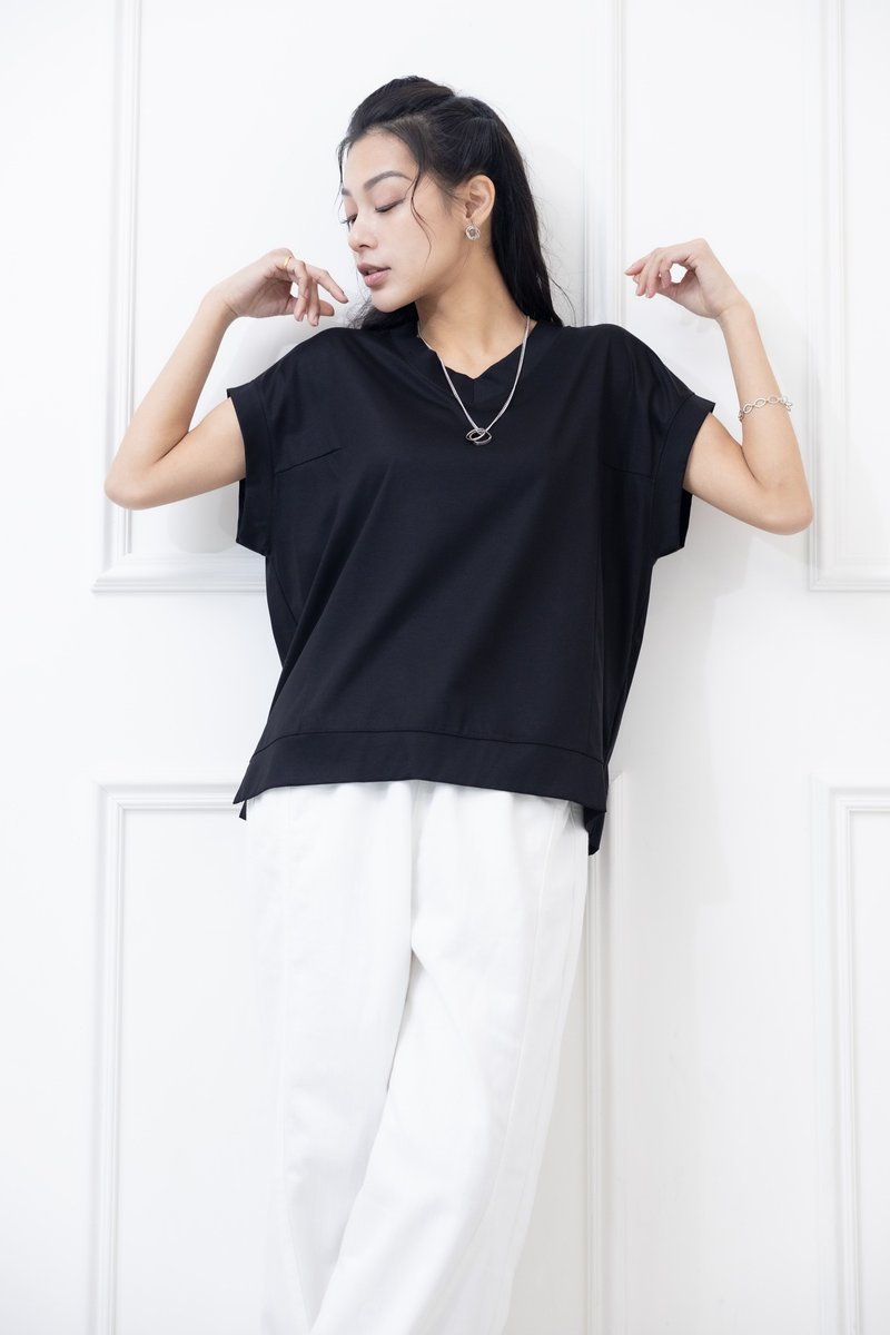 素面V领凉感短袖上衣 黑色 - 女装 T 恤 - 其他材质 黑色