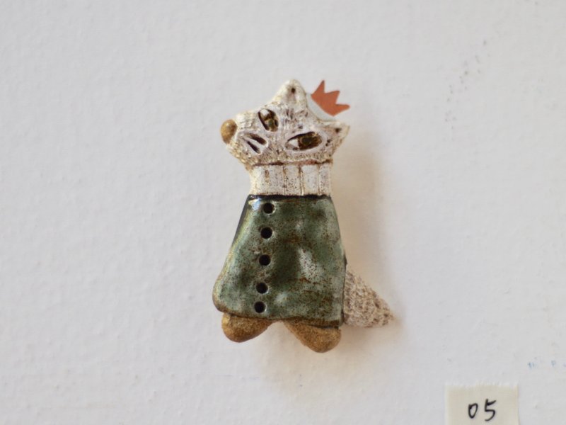 king of white wolf broach クリスマスギフト - 胸针 - 陶 蓝色