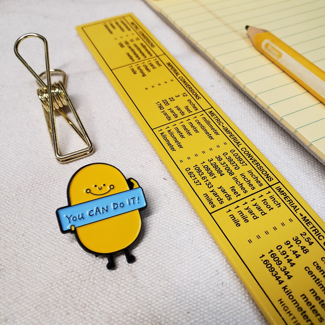 小薯扣针 - YOU CAN DO IT PIN - 胸针 - 其他金属 多色