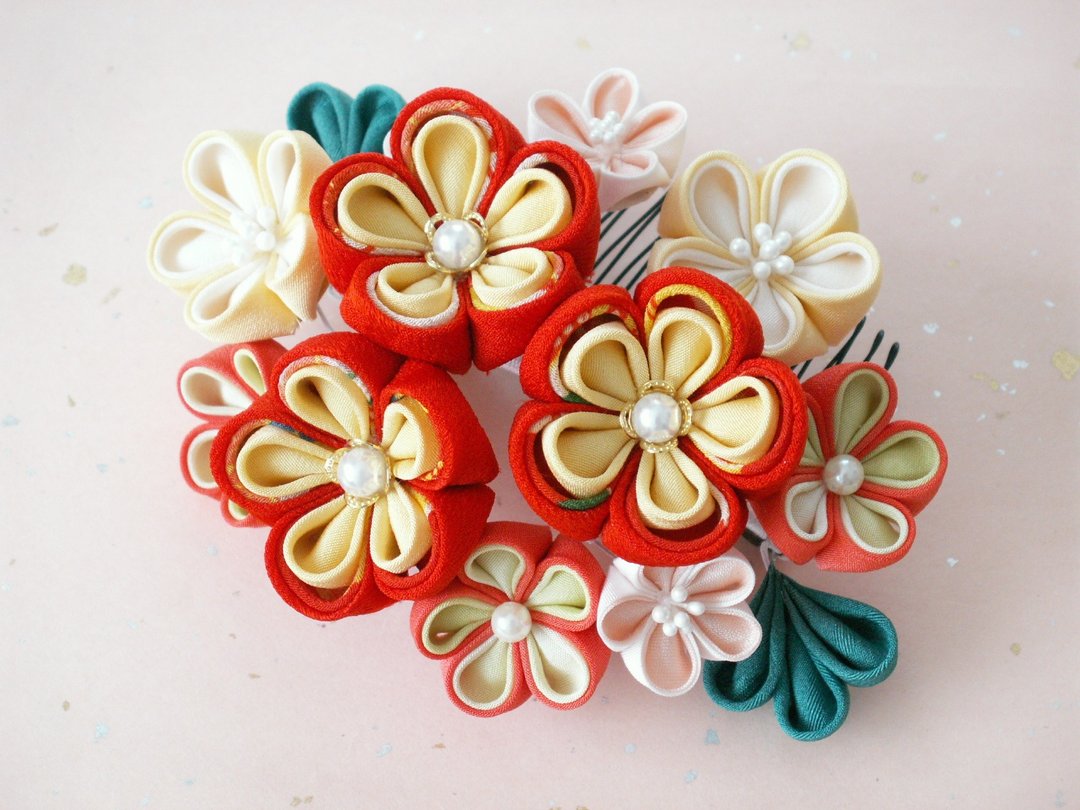 [New color] Knob work Hair ornaments for Shichigosan and coming-of-age ceremonies [Hair ornaments like a bouquet, yellow] - 发饰 - 丝．绢 黄色