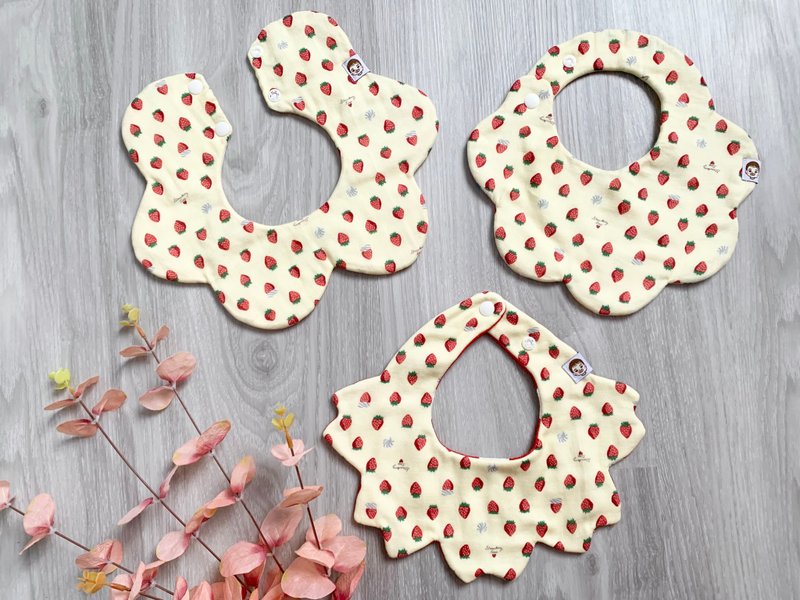 想吃一口甜心草莓 围兜兜 口水巾 三入弥月组 - 围嘴/口水巾 - 棉．麻 