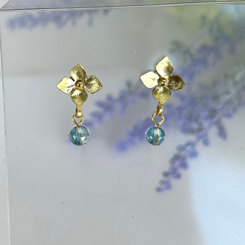 黄铜绣球耳针 - 耳环/耳夹 - 铜/黄铜 金色