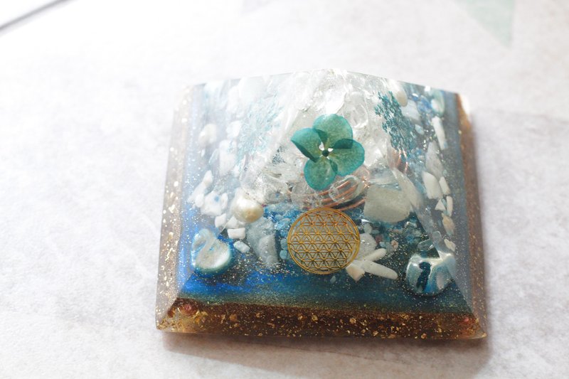 蓝色系列金字塔水晶纸镇/奥刚 - 摆饰 - 其他材质 蓝色