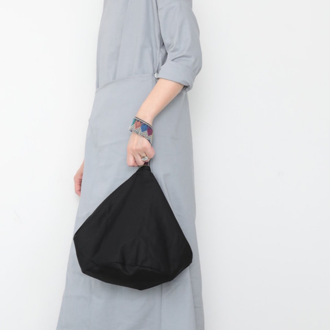 OMAKE.jp 鲁族织物玉米袋CornBag 黑 - 手提包/手提袋 - 棉．麻 黑色