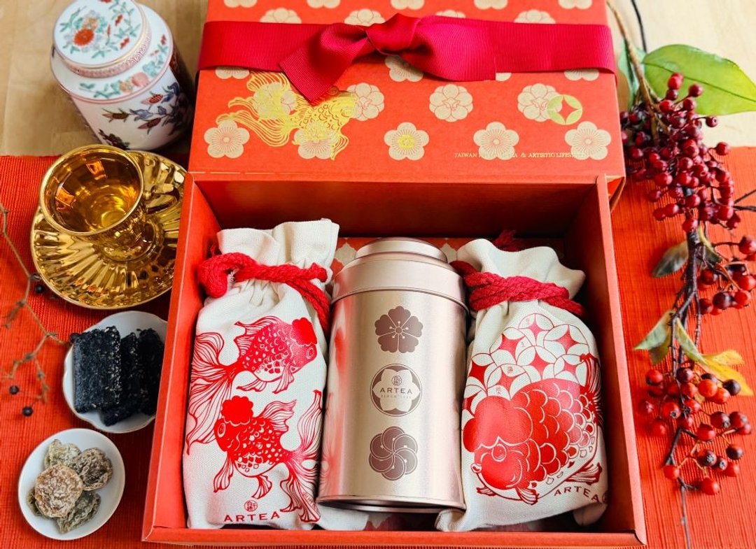 中秋礼盒【金好】茶食礼盒 (花开四季 75g+ 紫苏梅 + 凤梨果干) - 茶 - 棉 红色
