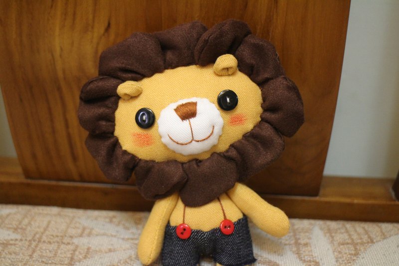 太阳狮手作娃娃吊饰－玛汀手作娃娃 - 玩偶/公仔 - 棉．麻 橘色