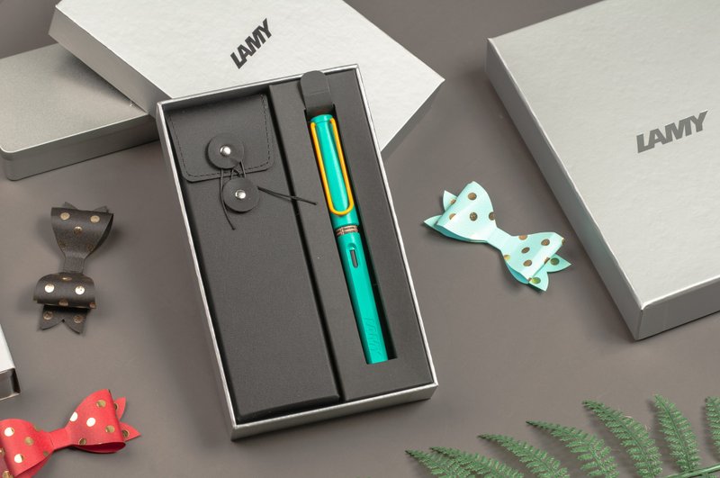 LAMY 钢笔 黑线圈笔袋礼盒 / SAFARI - 限量 特仕版 海水蓝黄夹 - 钢笔 - 塑料 蓝色