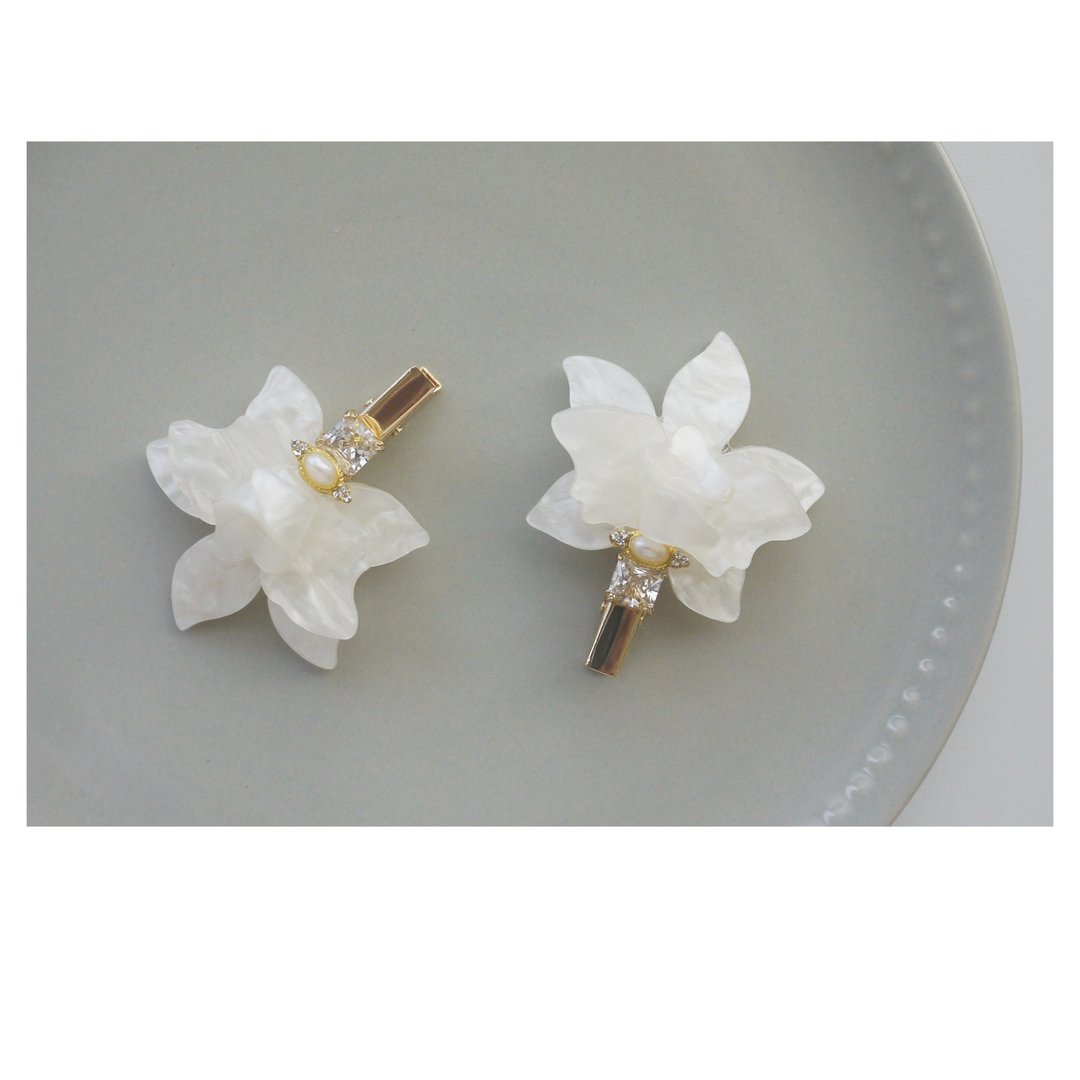 白色花朵发夹 | 鸭嘴夹 | hair clip - 发饰 - 其他材质 多色