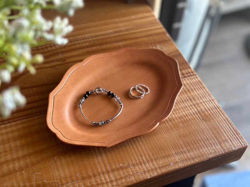 【手作革物】复古巴洛克风格真皮手工皮盘 - 收纳用品 - 真皮 咖啡色