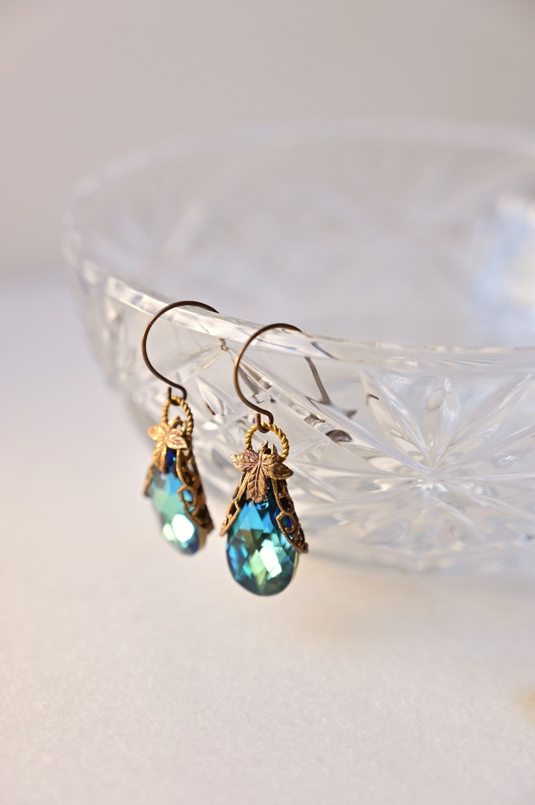 Jade Art Jewelry~新艺术风格~古典浪漫~复古施华洛水晶~夹式耳环 - 耳环/耳夹 - 铜/黄铜 蓝色