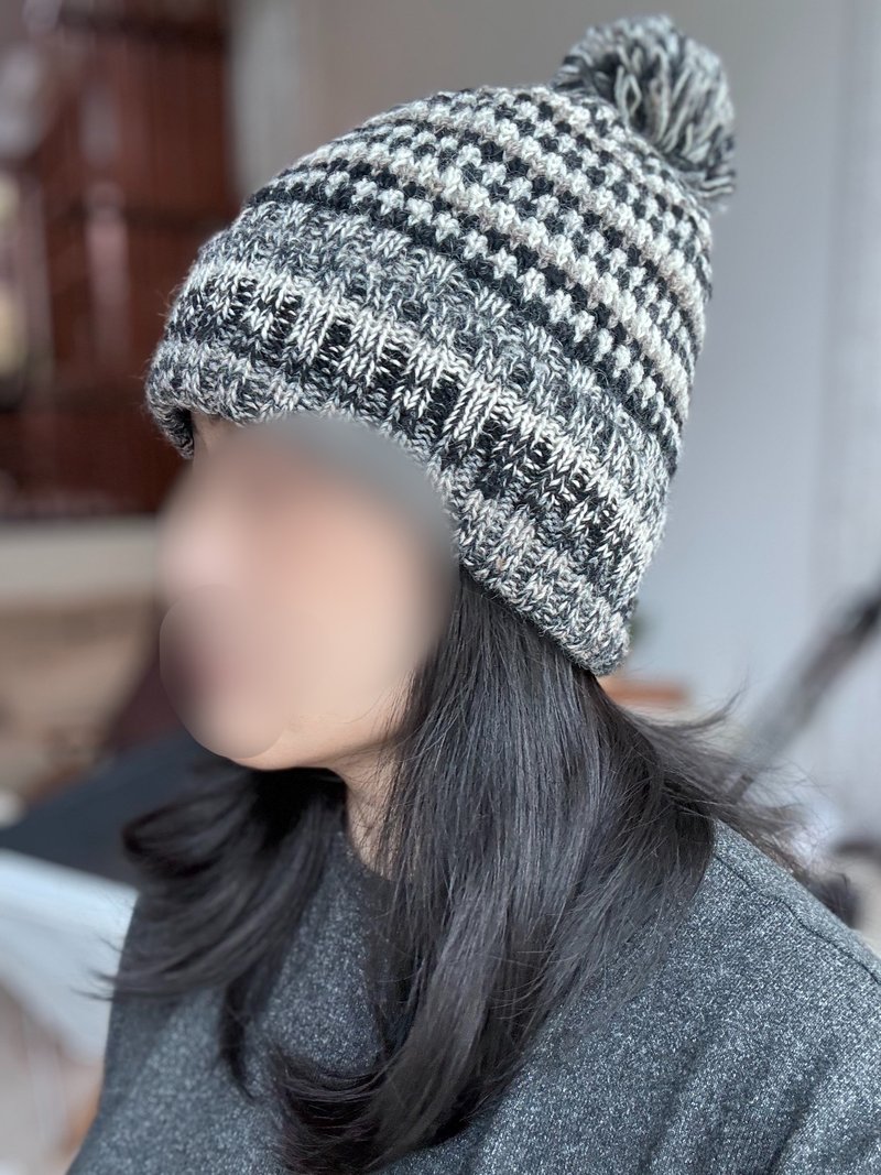 /精品/童成人北欧织纹黑白翻边堆堆帽毛球细软纯羊毛帽子全衬防风 - 帽子 - 羊毛 灰色