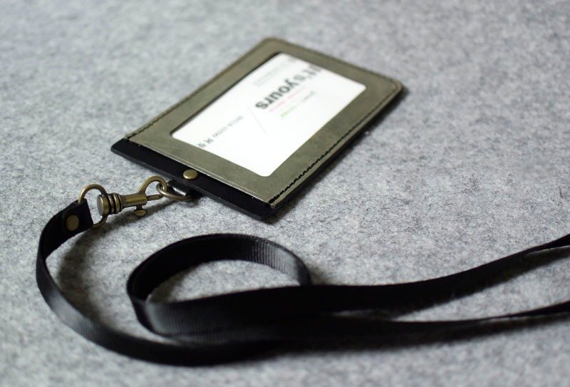 YOURS  直式证件夹 绿+个性黑 - 证件套/卡套 - 真皮 