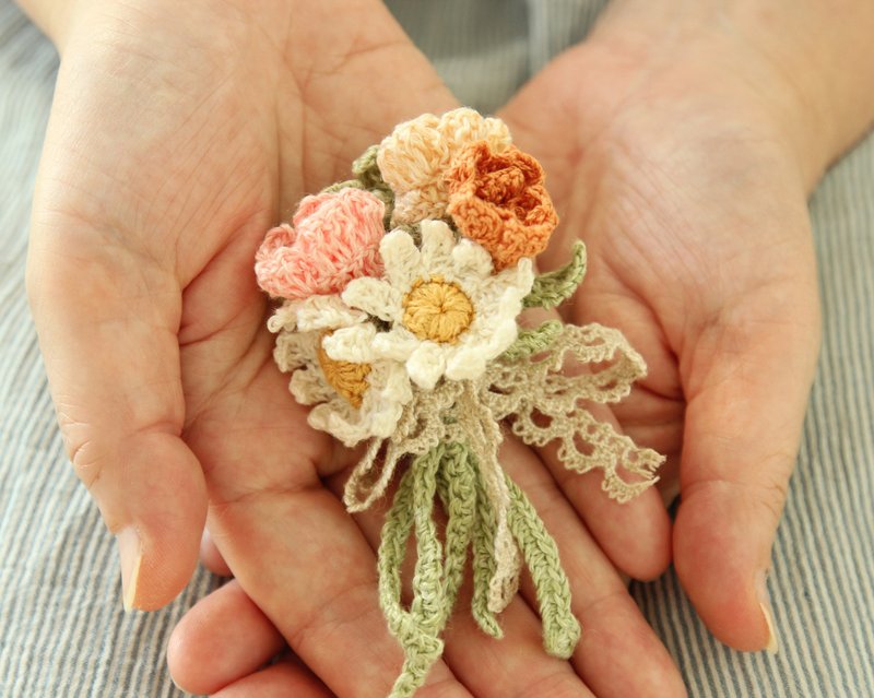 小雏菊豌豆花 橙/紫色 花束胸针 日本麻线编织 伴娘襟花 生日礼物 - 胸针 - 棉．麻 橘色