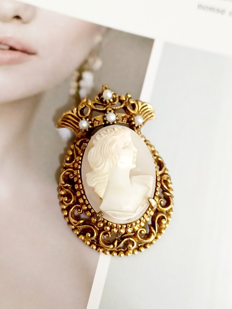 vintage jewelry FLORENZA CAMEO 浮雕女神 皇冠别针 胸针 - 胸针 - 其他金属 