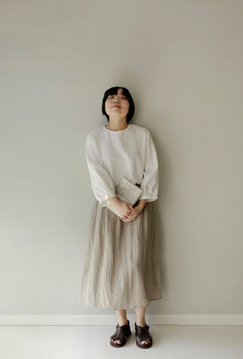 干净自然白 汉麻亚麻混纺简约百搭小圆领泡泡袖上衣 - 女装上衣 - 棉．麻 白色