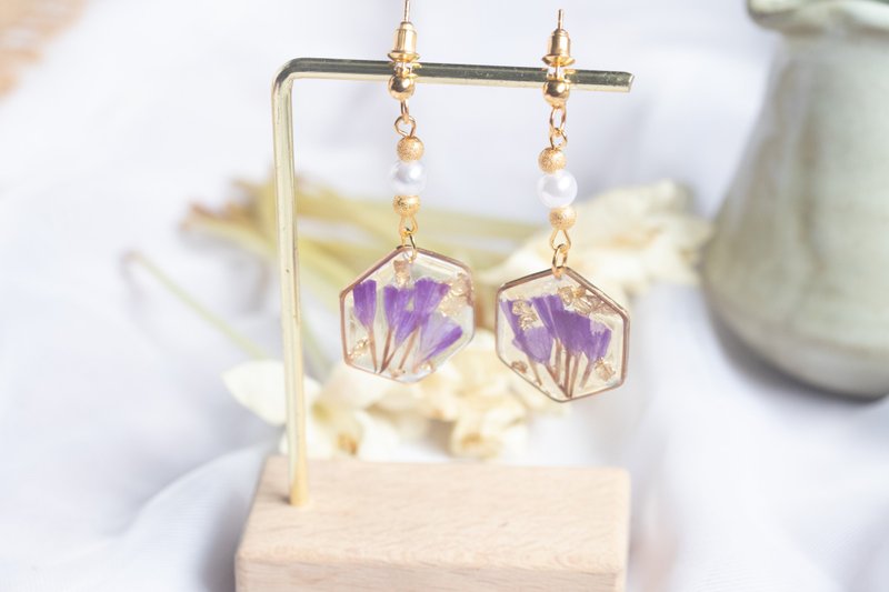 Handmade resin earrings - 耳环/耳夹 - 塑料 紫色