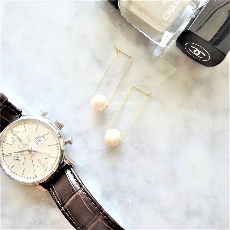 14kgf * Japanese baroque pearl square pierced earring - 耳环/耳夹 - 宝石 白色