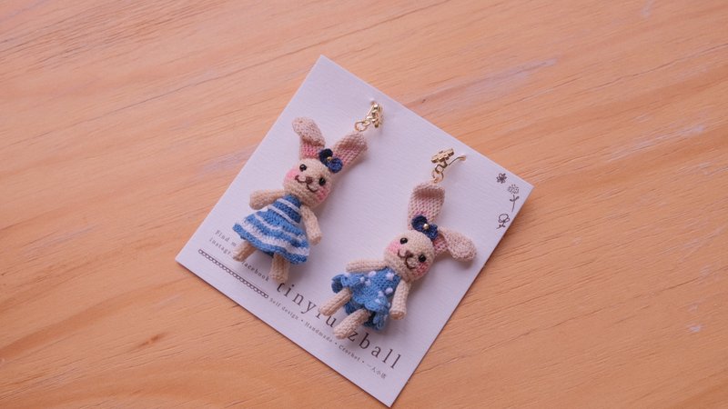 鈎针编织 绣花裙子 小兔耳环 蓝色 - 耳环/耳夹 - 棉．麻 