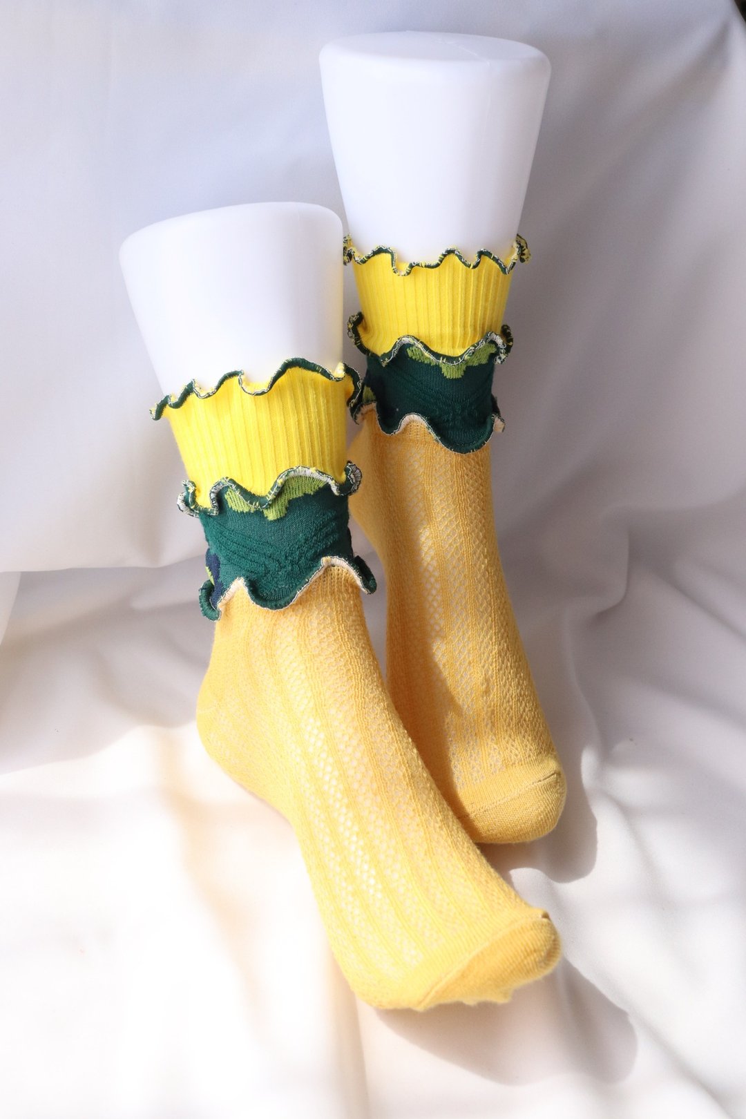黄×绿 彩色荷叶边袜子 抢眼袜子 个性袜子 22.5〜25 女袜 socks - 袜子 - 其他材质 黄色