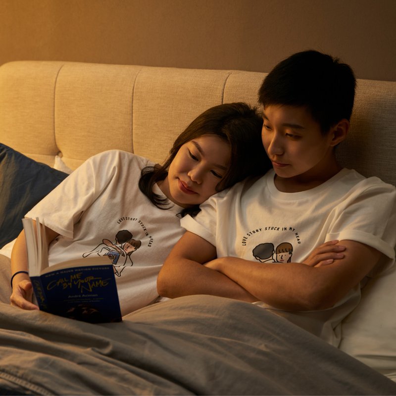 【限量】Love Story Stuck In My Head 睡前阅读套装 - 中性连帽卫衣/T 恤 - 其他材质 多色
