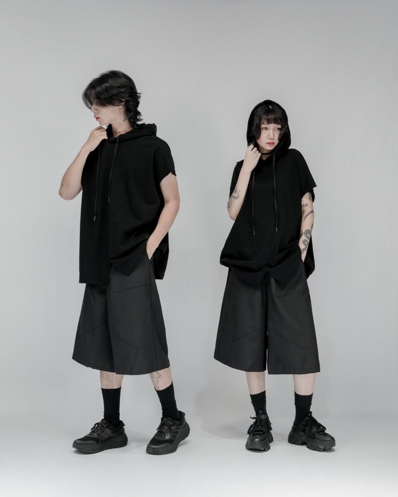 MUKK DESIGN 开衩半袖连帽上衣 - 女装背心 - 聚酯纤维 黑色