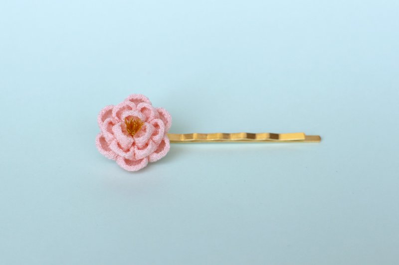 迷你椿花发夹 粉色 つまみ细工 簪 成人式 和服 毕业式 新年 浴衣 日式配件 - 发饰 - 丝．绢 粉红色