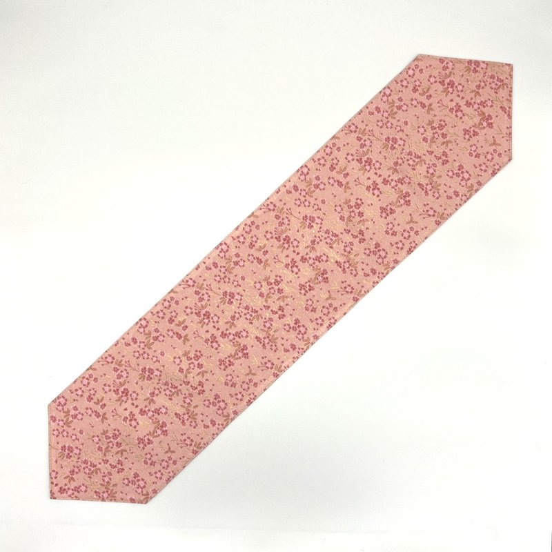 A stylish table runner rug with a Japanese pattern made from Kyoto Nishijin-ori fabric. - 其他 - 聚酯纤维 粉红色