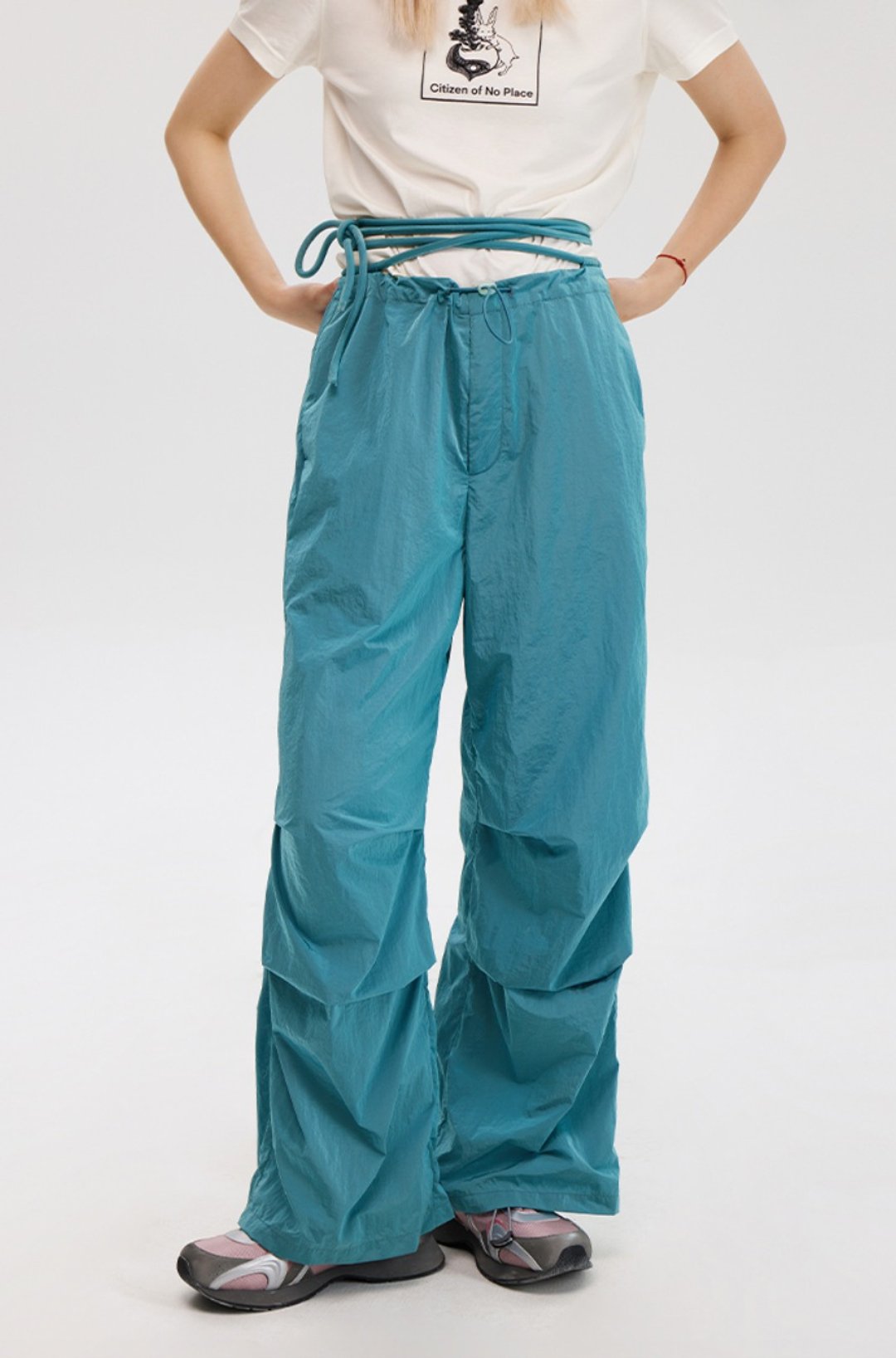 Low-Rise Parachute Trousers 绳结低腰高街伞兵裤 - 中性裤装 - 其他材质 蓝色