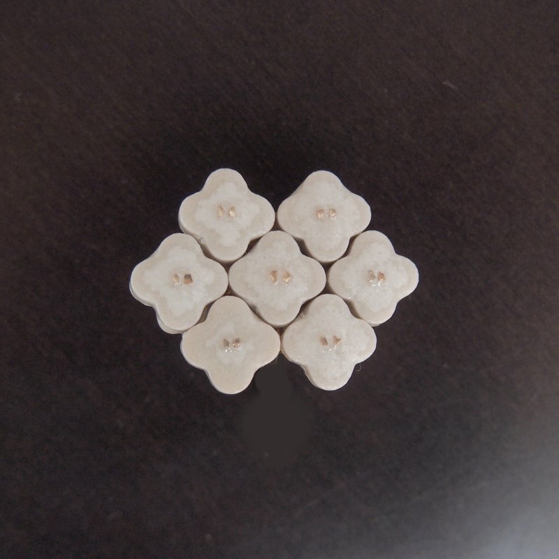 美浓烧花束小马钩 或 胸针 或 胸针 (珍珠) - 发饰 - 瓷 白色