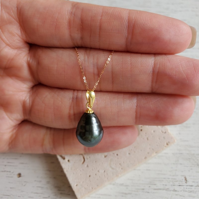 。化繁为简。天然墨水绿。大溪地巴洛克海水珍珠。纯银镀金颈链。 - 项链 - 珍珠 绿色