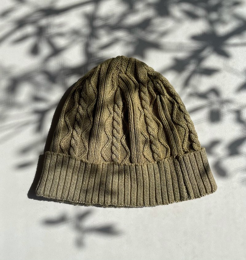 Knitted cap cotton Plant dyeing Plant dyeing Grayish Yellow - 帽子 - 棉．麻 卡其色