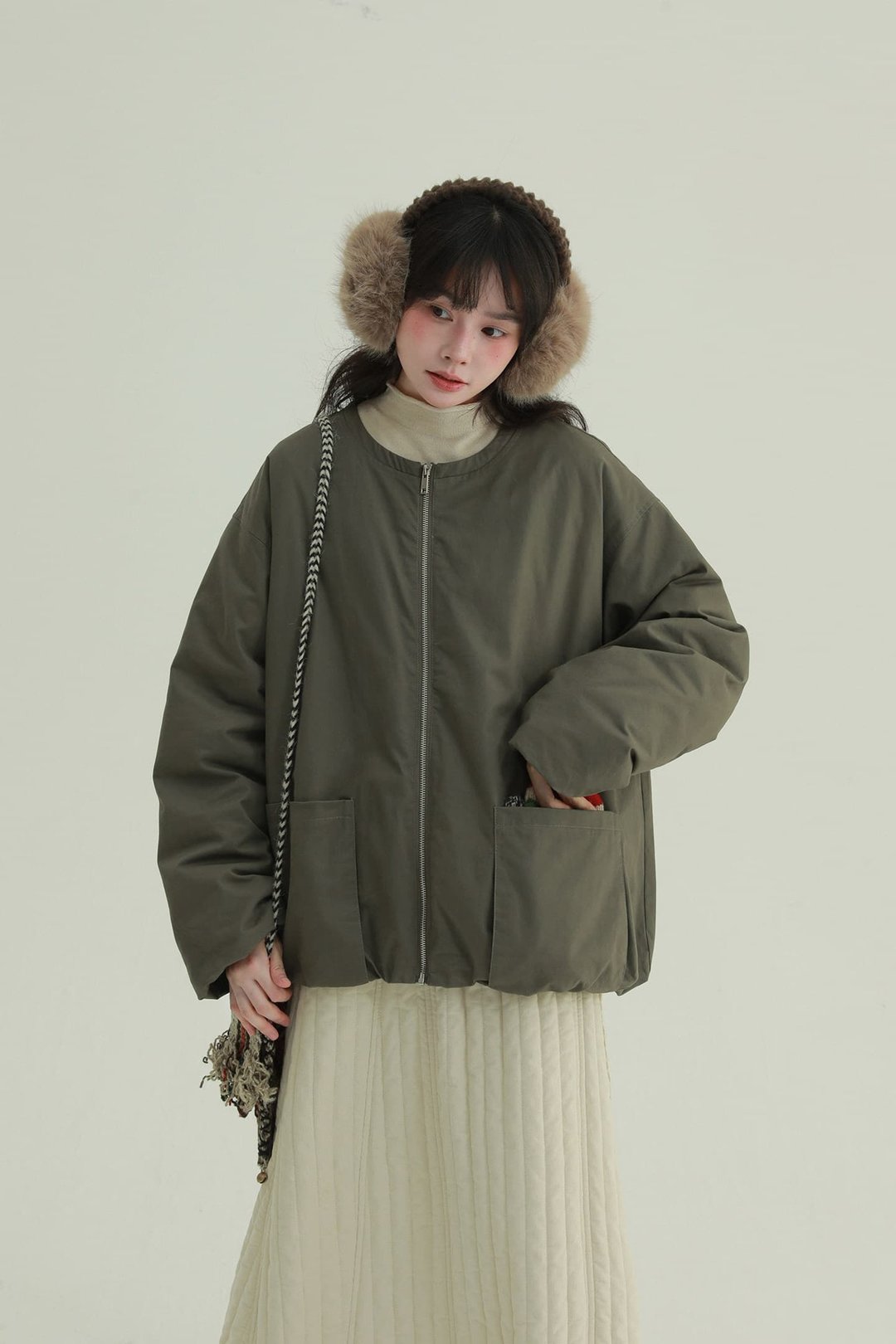 2顔色 熱可可 圓領拉鏈口袋絨羽絨服 短款日式休閒保暖外套 - 女装休闲/机能外套 - 其他人造纤维 咖啡色
