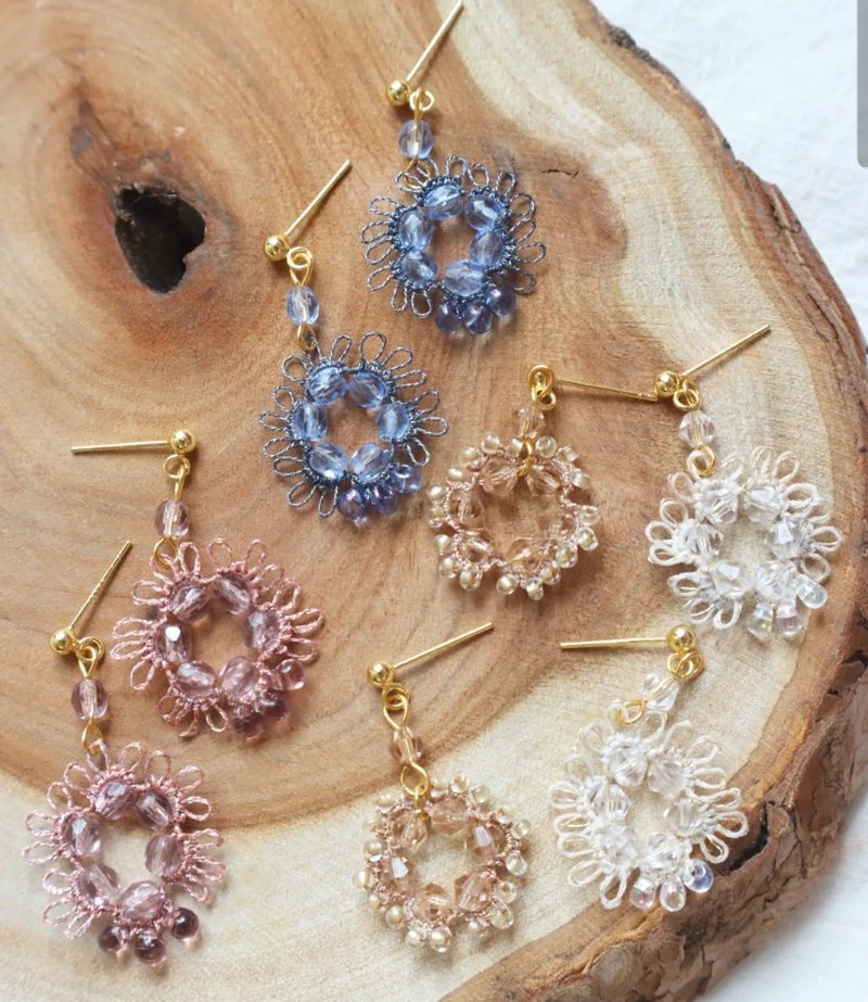 Elizabeth Bennet 蕾丝梭编耳环 - 耳环/耳夹 - 棉．麻 卡其色