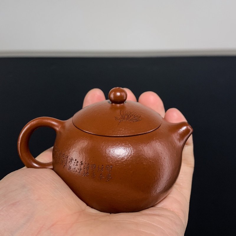 紫砂壶西施 朱泥 刻蝴蝶 100cc 经典器 圆润可爱 纯正朱泥 出水一 - 茶具/茶杯 - 陶 灰色