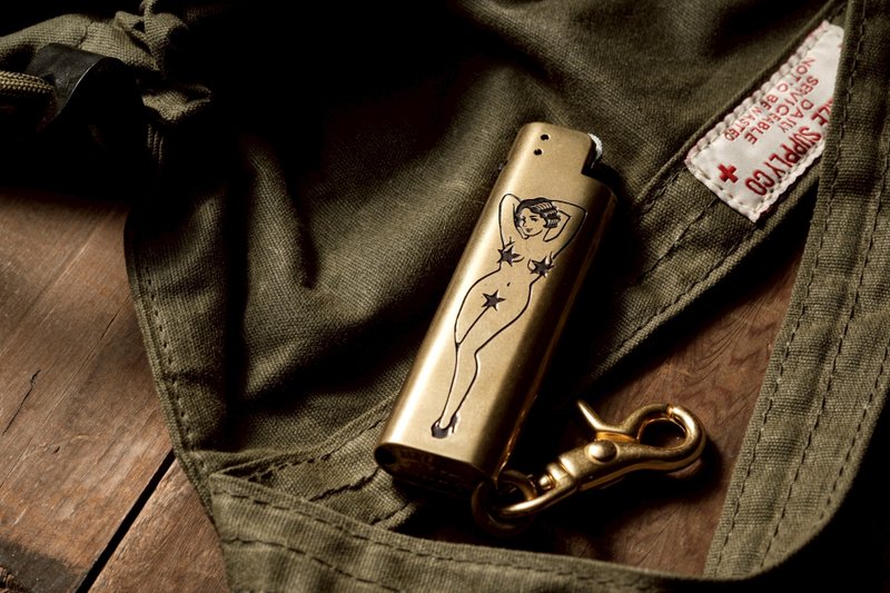 黄铜打火机套-日本B.B.D.W.联名限定 三星女郎 - 钥匙链/钥匙包 - 铜/黄铜 金色